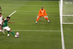 太帅了！埃斯特旺小角度爆射，切尔西遭1-1扳平！